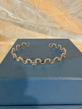 Handmade Silver Wavy Link Bracelet with Stone Accents
